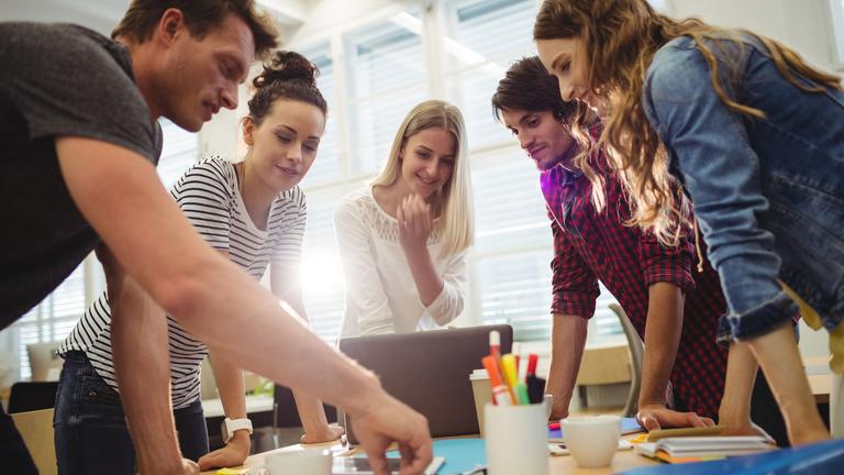 graphic-designers-meeting (1)